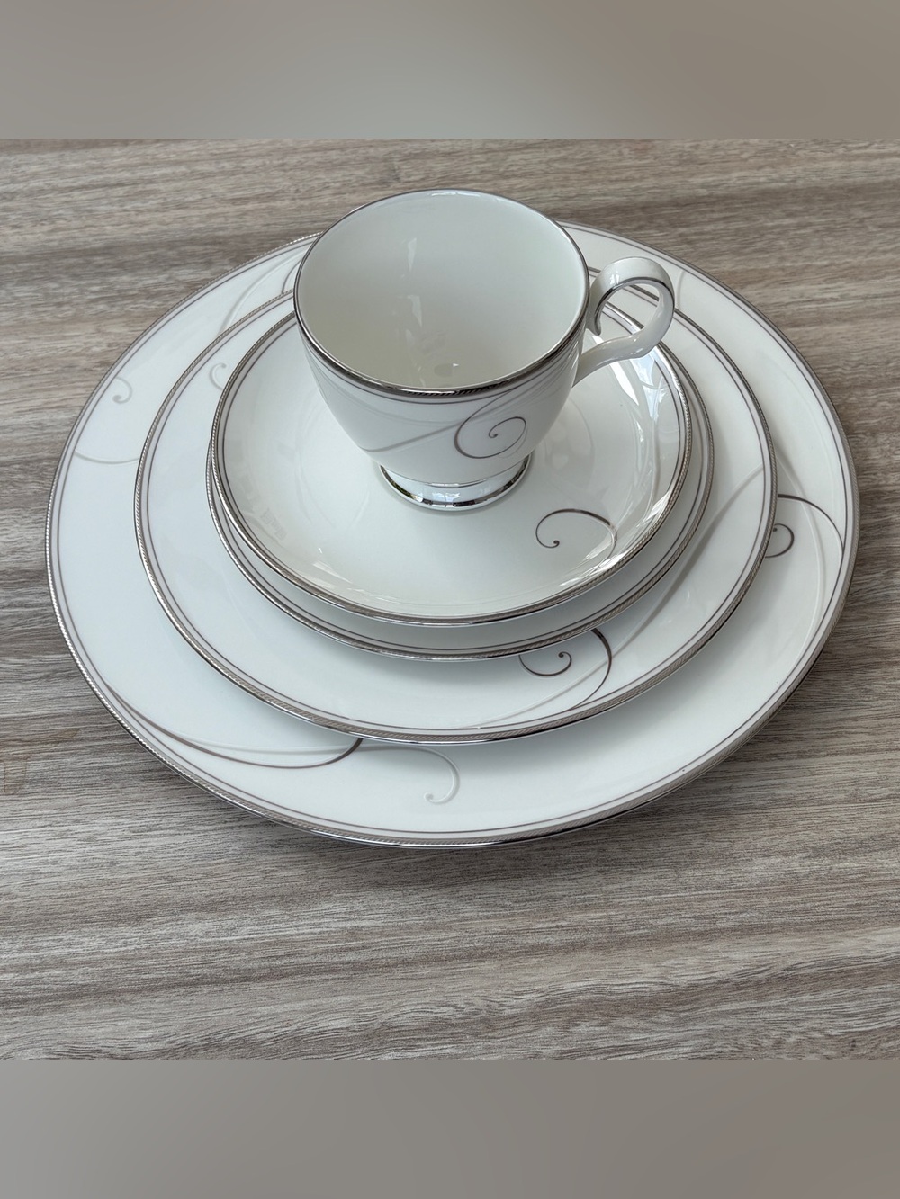 Noritake "Platinum Wave" Fine China 5-Piece Place Setting New With Stickers.